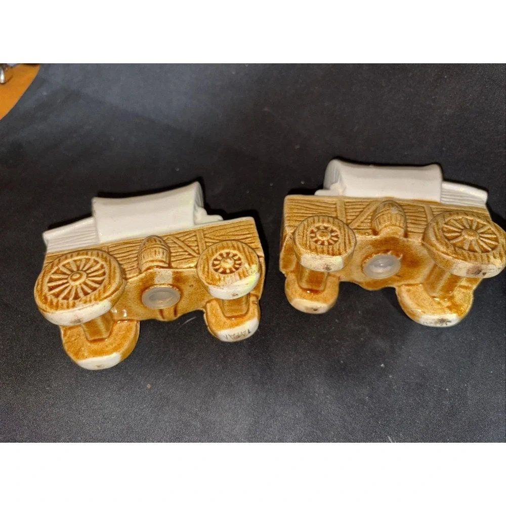 Vintage Covered Wagon Salt And Pepper Shakers Made In Japan Victoria Ceramics